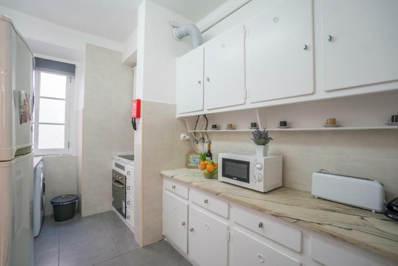 Mouraria 2 Bedroom Apartment Lisbon Bagian luar foto