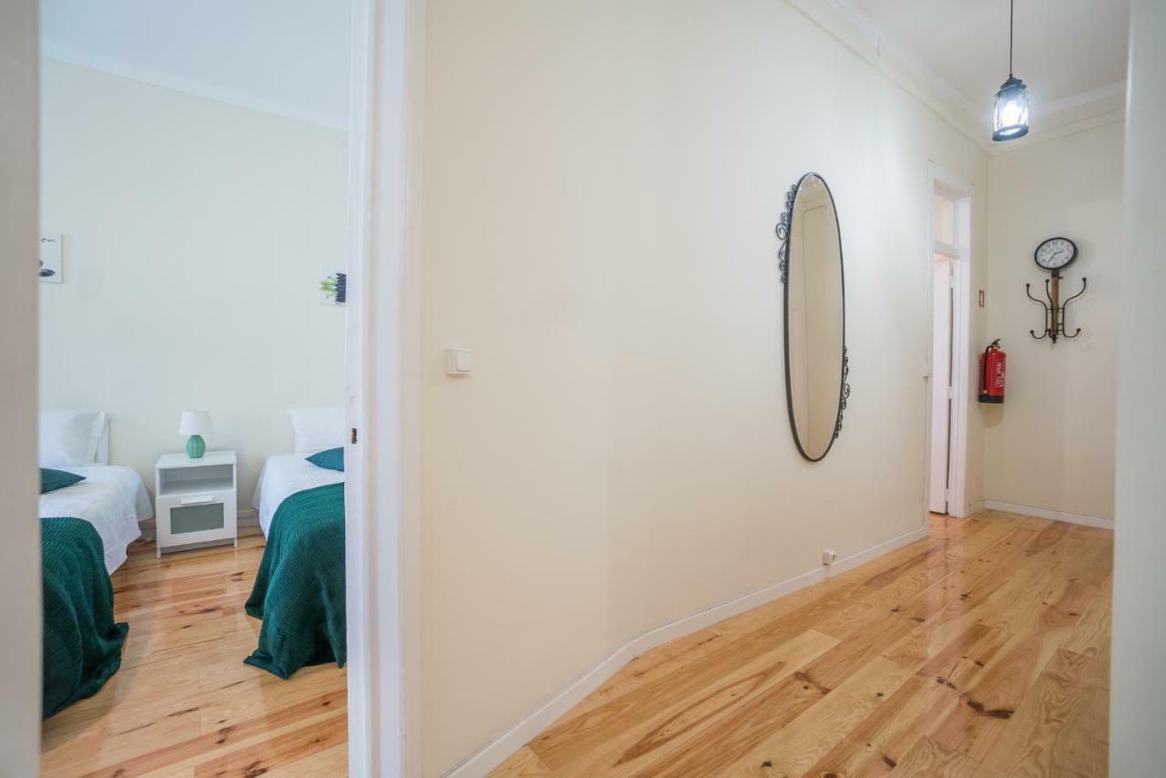Mouraria 2 Bedroom Apartment Lisbon Bagian luar foto