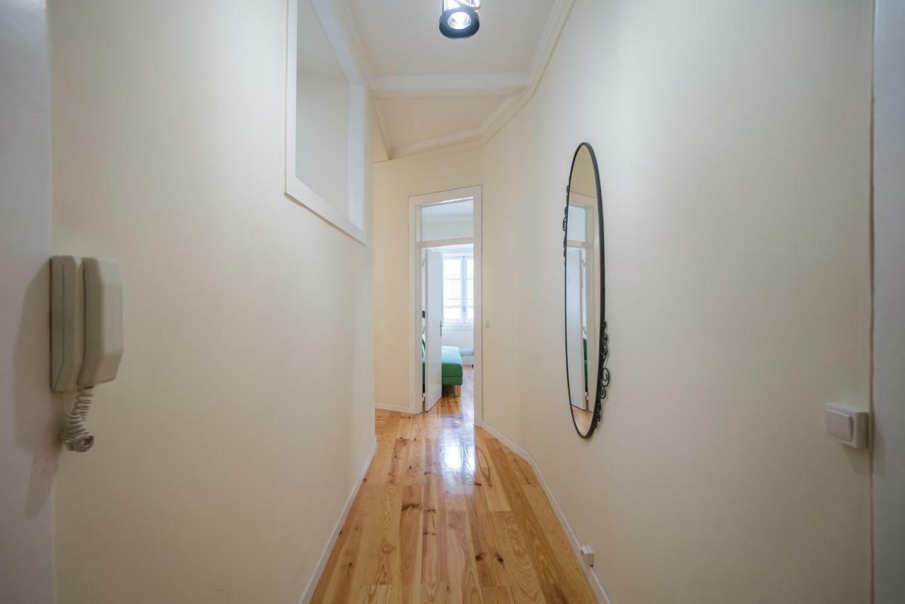 Mouraria 2 Bedroom Apartment Lisbon Bagian luar foto