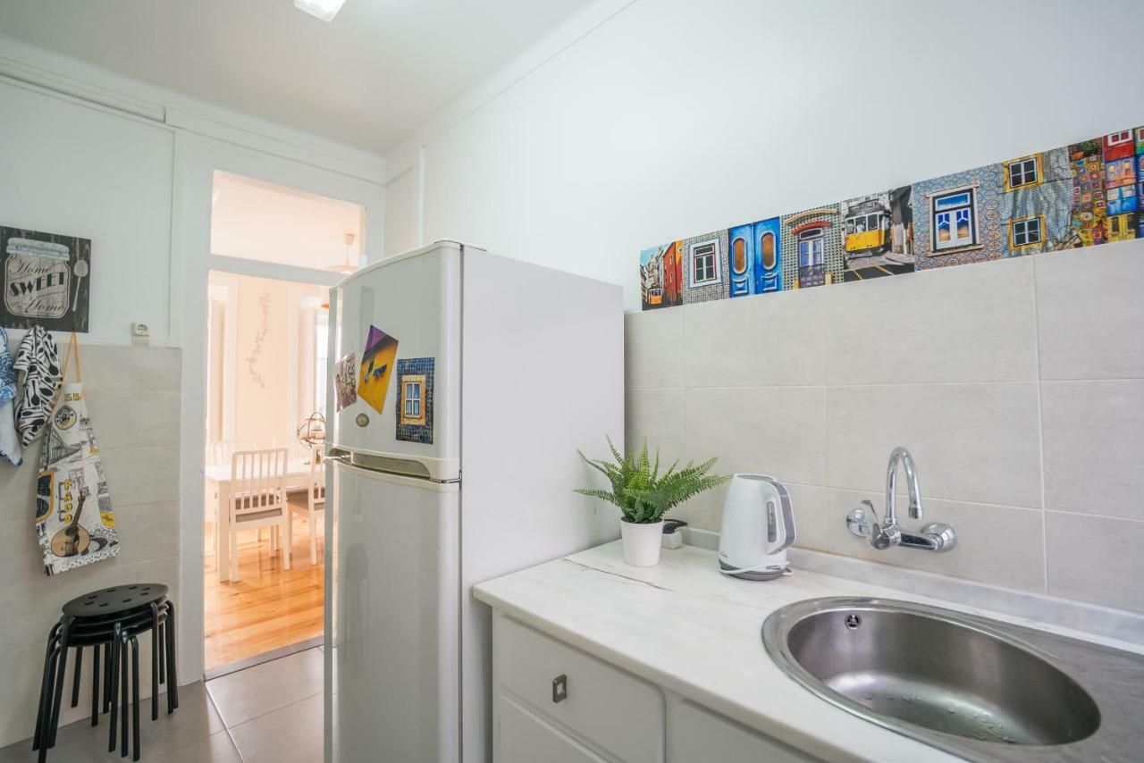 Mouraria 2 Bedroom Apartment Lisbon Bagian luar foto