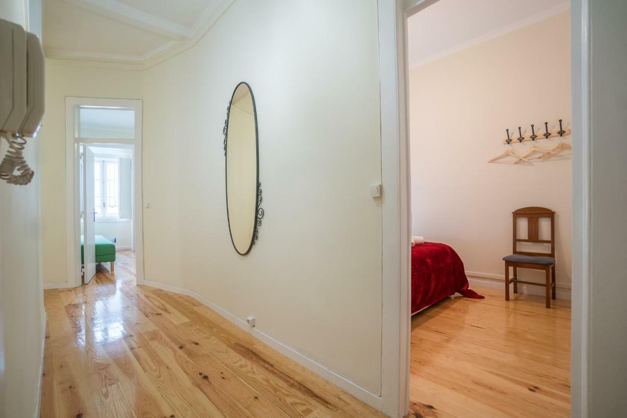 Mouraria 2 Bedroom Apartment Lisbon Bagian luar foto