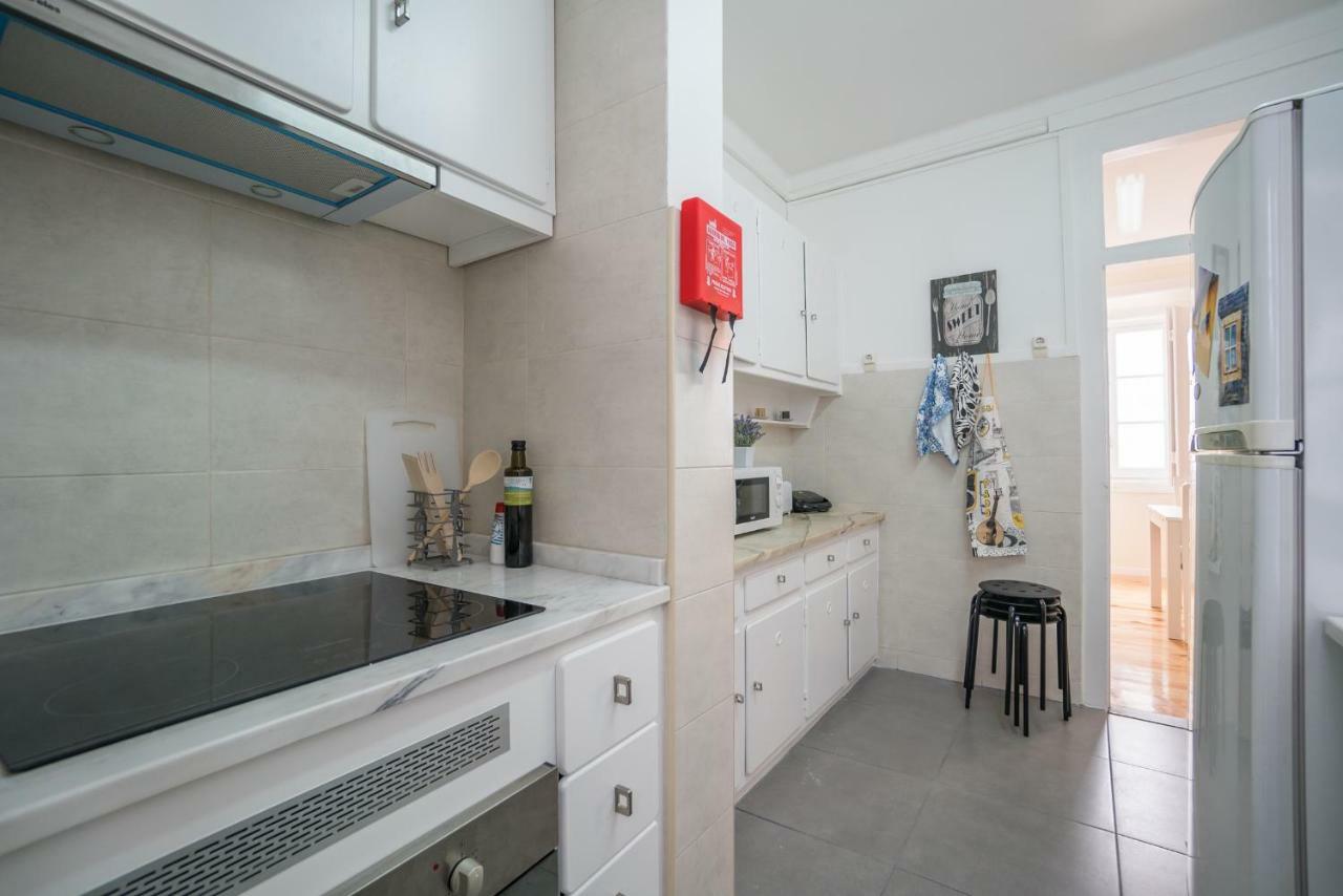 Mouraria 2 Bedroom Apartment Lisbon Bagian luar foto