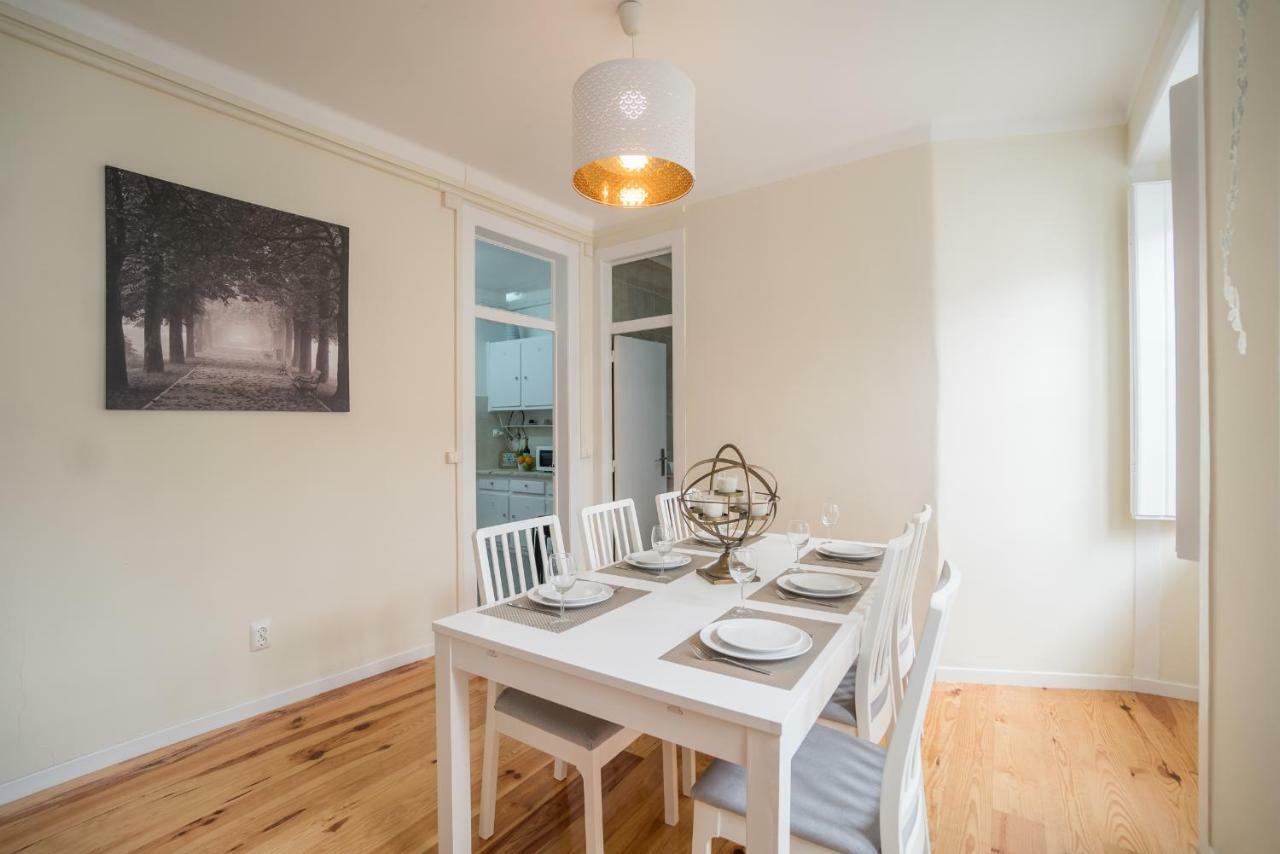 Mouraria 2 Bedroom Apartment Lisbon Bagian luar foto