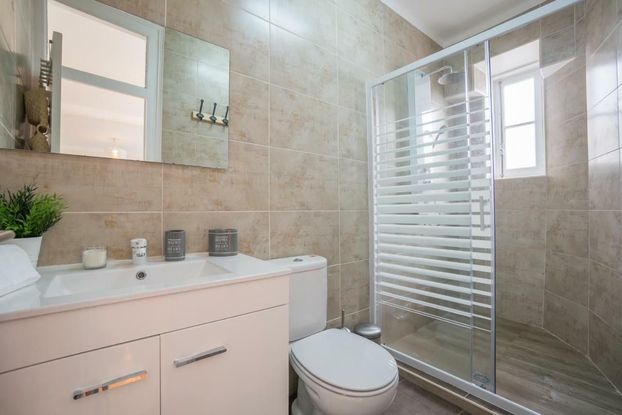 Mouraria 2 Bedroom Apartment Lisbon Bagian luar foto